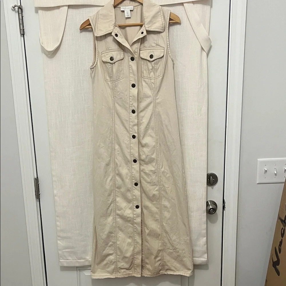 Sleeveless Beige Button-Down Dress - Picture 2 of 5
